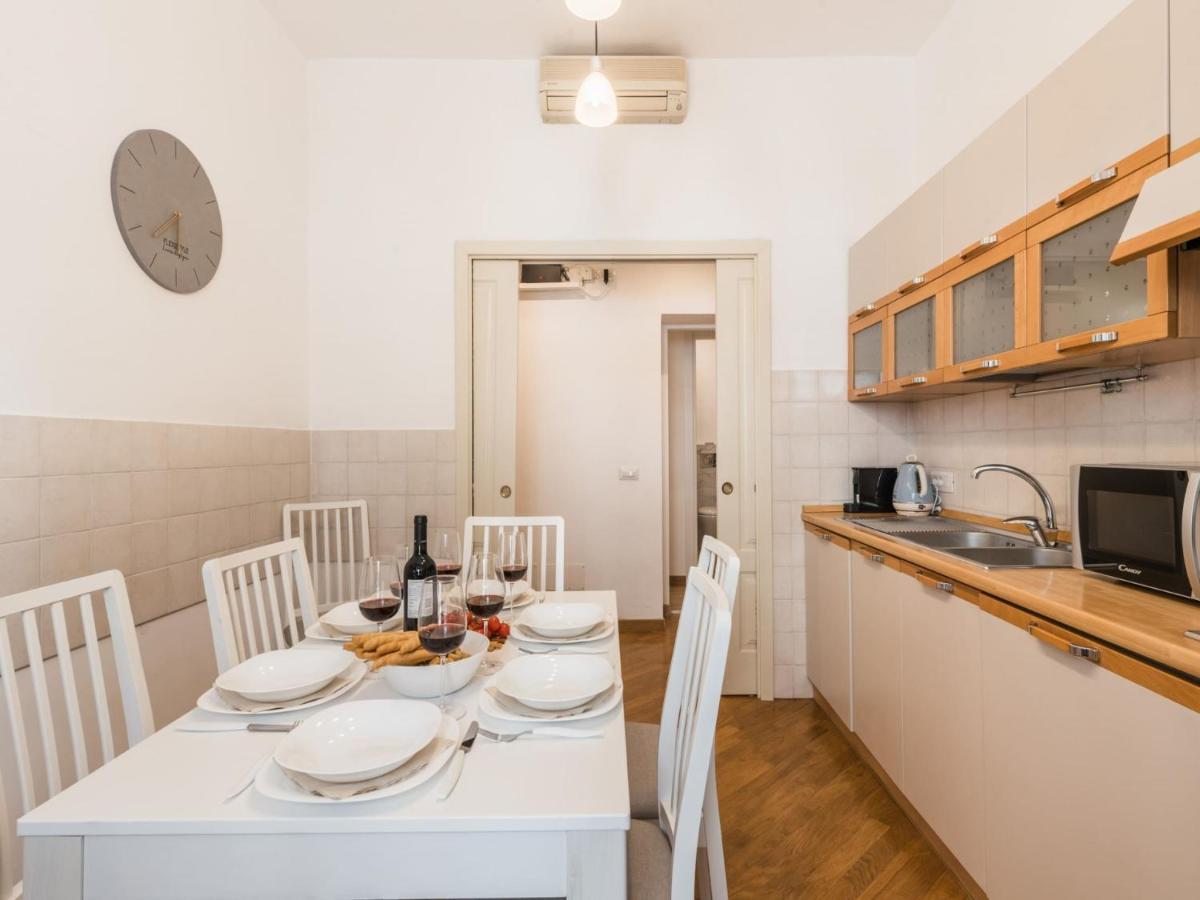 The Best Rent - Spacious Three-Bedroom Apartment Near The Colosseum روما المظهر الخارجي الصورة