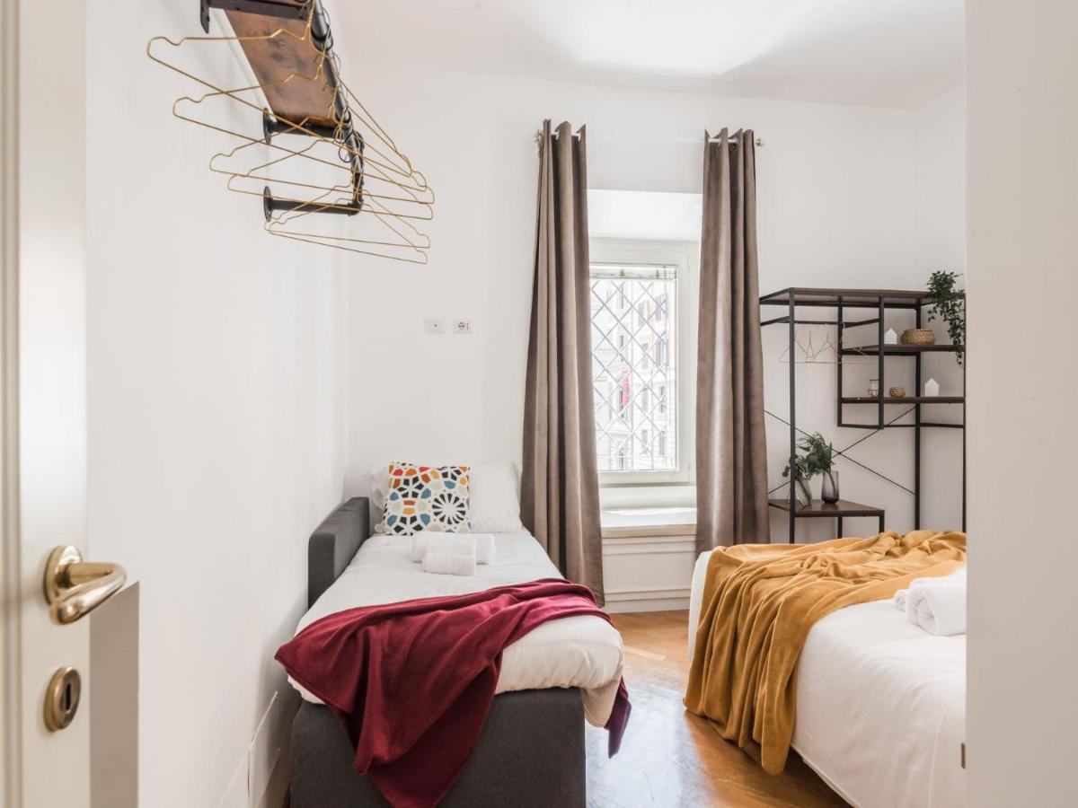 The Best Rent - Spacious Three-Bedroom Apartment Near The Colosseum روما المظهر الخارجي الصورة
