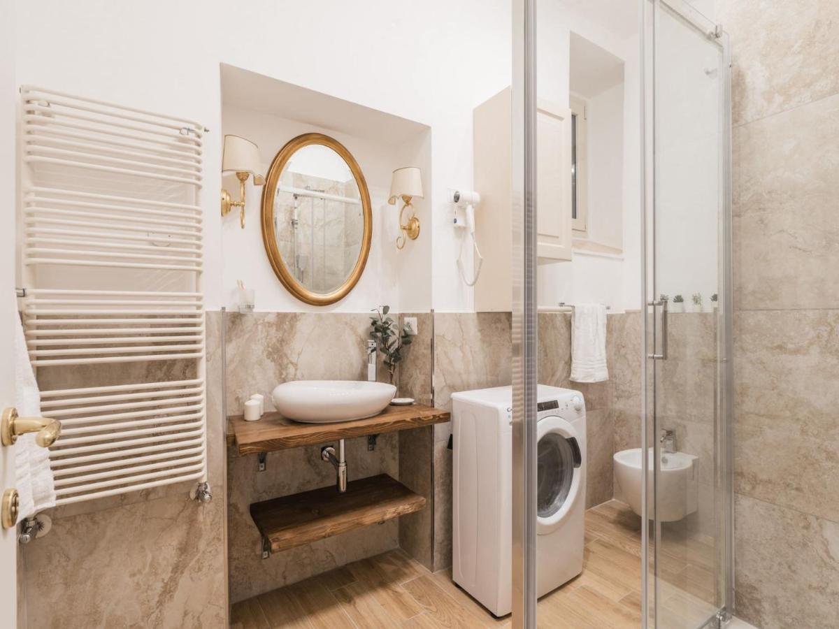 The Best Rent - Spacious Three-Bedroom Apartment Near The Colosseum روما المظهر الخارجي الصورة