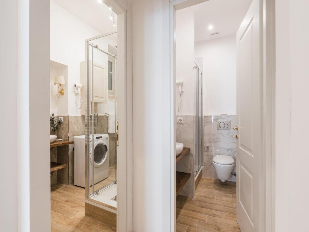 The Best Rent - Spacious Three-Bedroom Apartment Near The Colosseum روما المظهر الخارجي الصورة