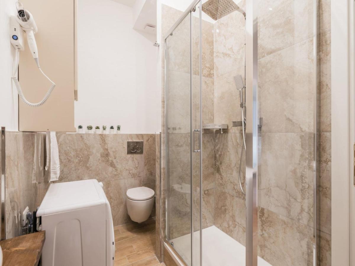 The Best Rent - Spacious Three-Bedroom Apartment Near The Colosseum روما المظهر الخارجي الصورة